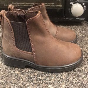 Brown suede Zara toddler boot only worn once